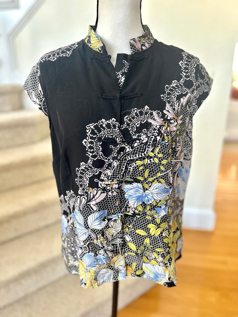 Citron Santa Monica Black Mandarin Cap Sleeve Silk Lace Floral Pattern Blouse